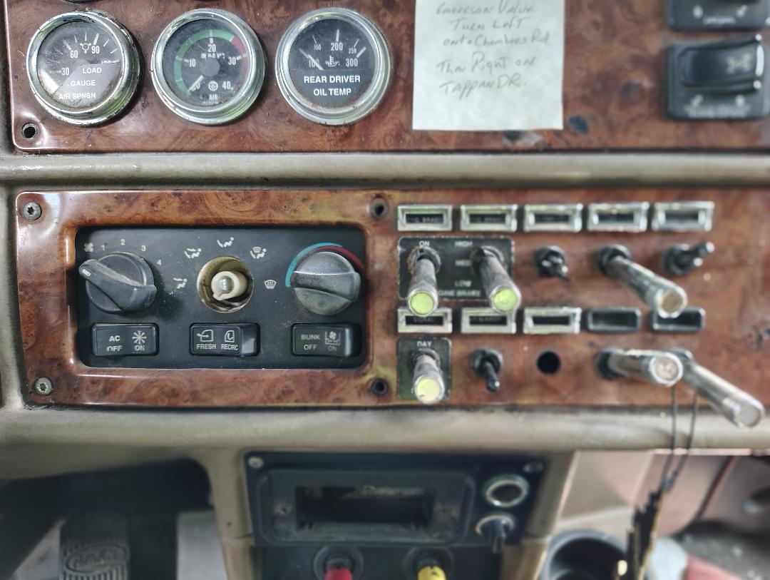 2002 PETERBILT 379 - Image 29